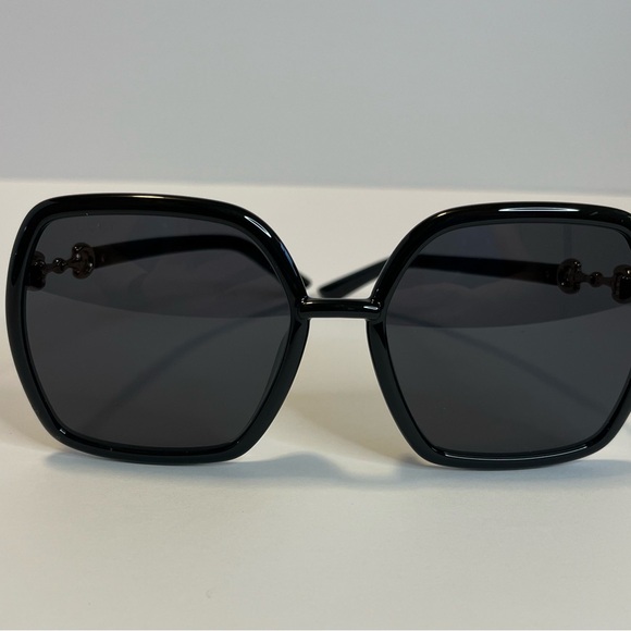 Gucci GG0744SK Oversized Square Black Sunglasses Women w/ Case & Dust Bag - Picture 10 of 16